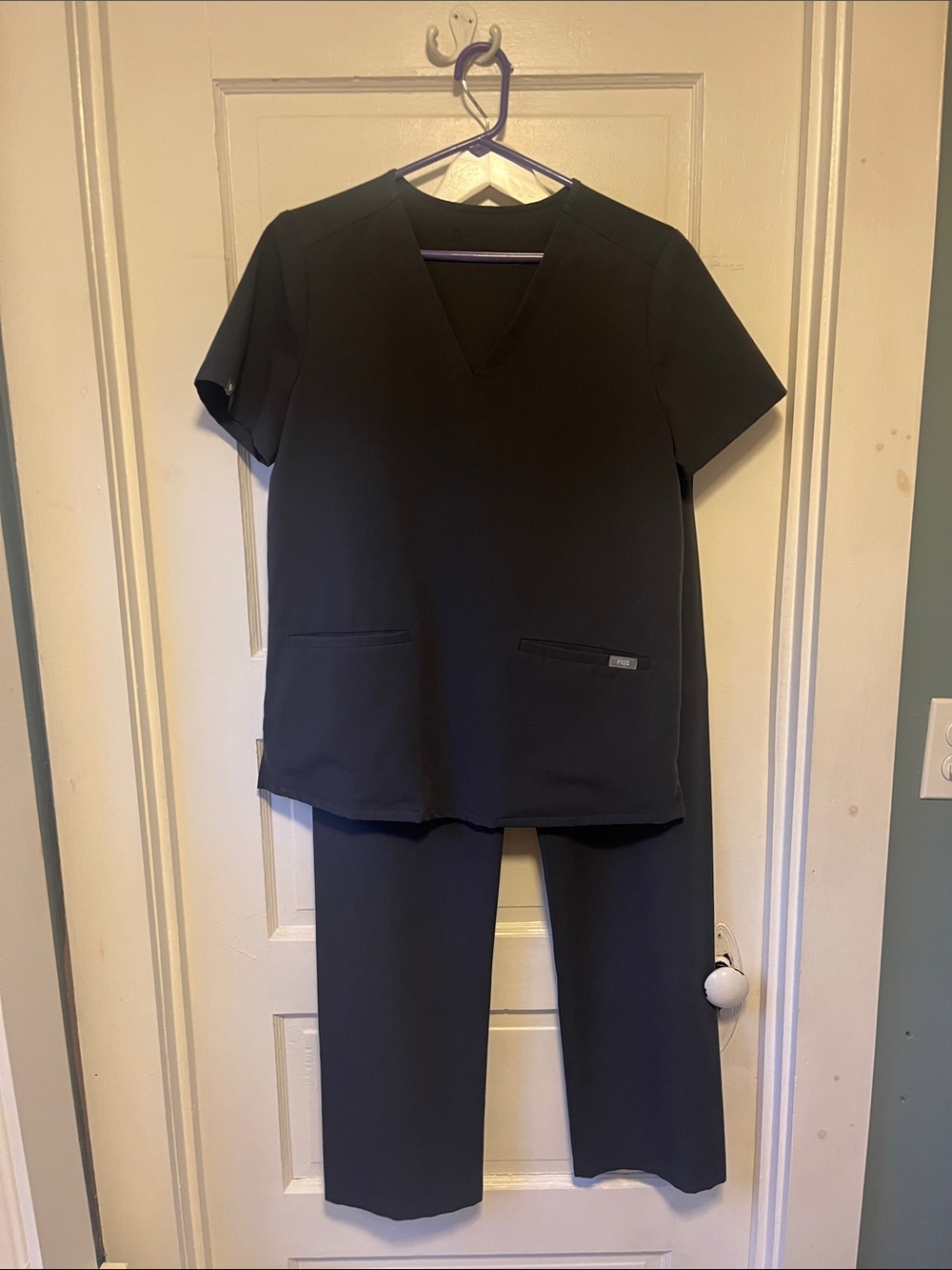 Figs EIC Women’s Charcoal Scrub Set - size S